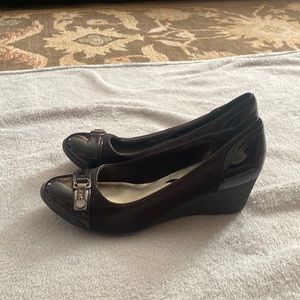 black slip on with a belt